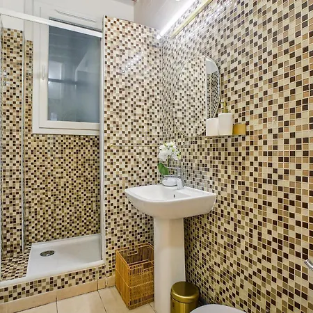 Place Des Vosges - Marais - Prime Location