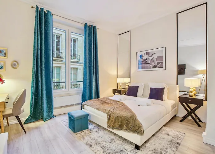 Place Des Vosges - Marais - Prime Location Lägenhet *