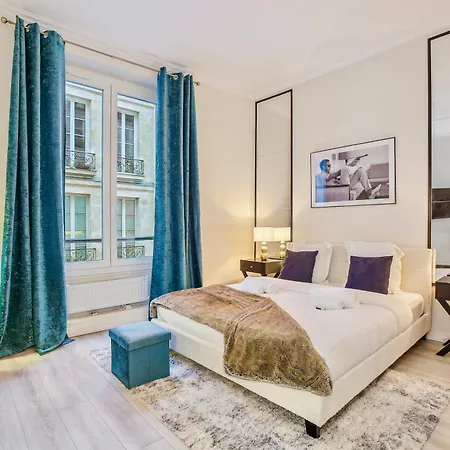 Place Des Vosges - Marais - Prime Location Apartament *