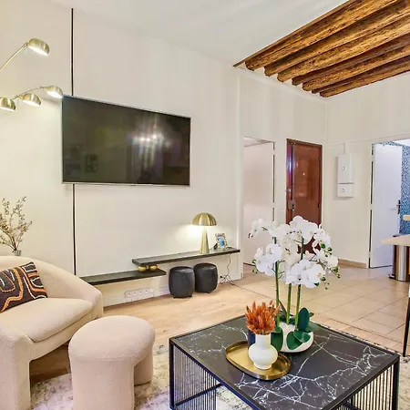 Place Des Vosges - Marais - Prime Location Apartament