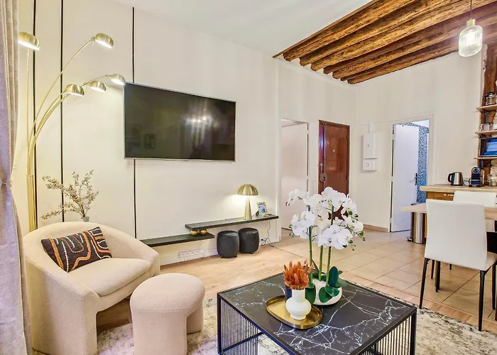 Place Des Vosges - Marais - Prime Location Apartament